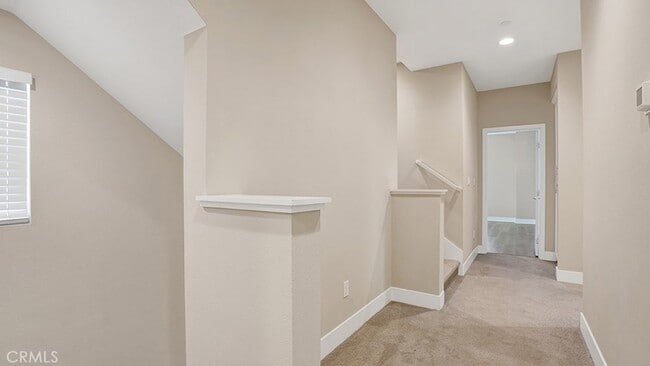 Building Photo - 165 Tenor