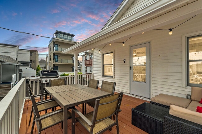 Building Photo - 9 N St