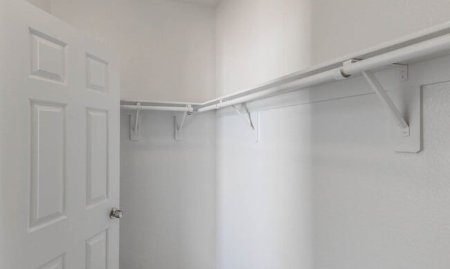 Building Photo - 4 Bed and 4 Bath Townhome In Gated North Las Vegas Community