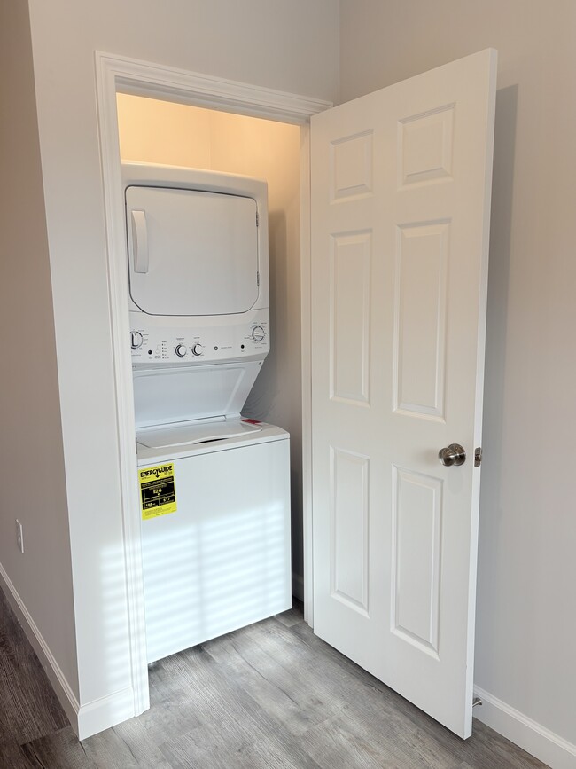 Building Photo - 934 Rodeo Ln