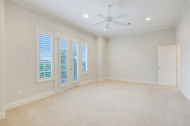 Building Photo - 2301 Park St