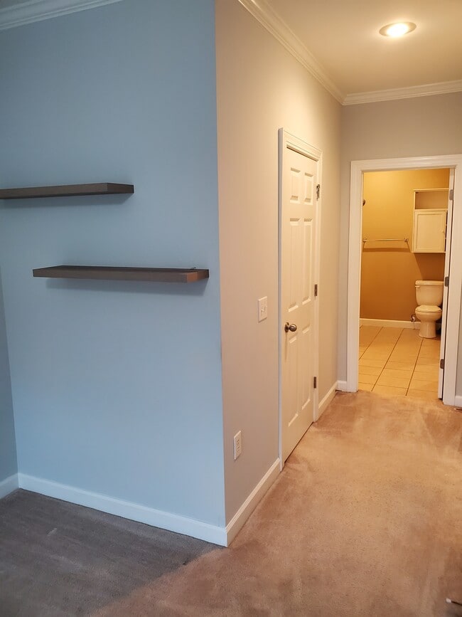 Building Photo - 2807 Bloomfield Ln