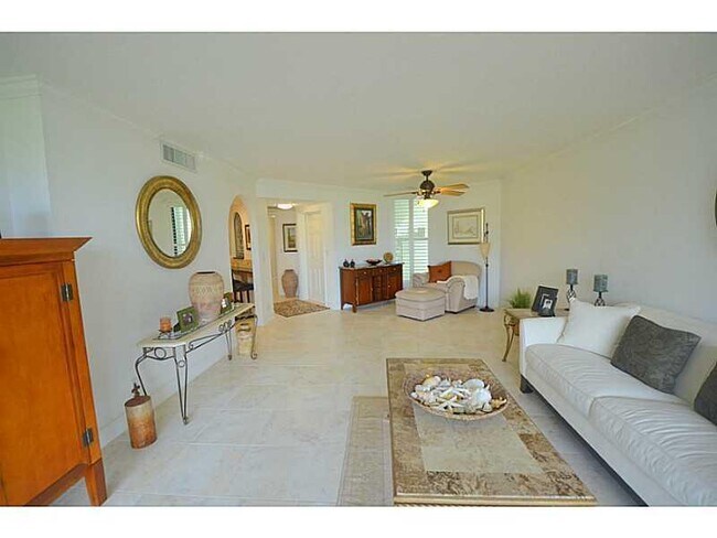 Building Photo - 6371 La Costa Dr