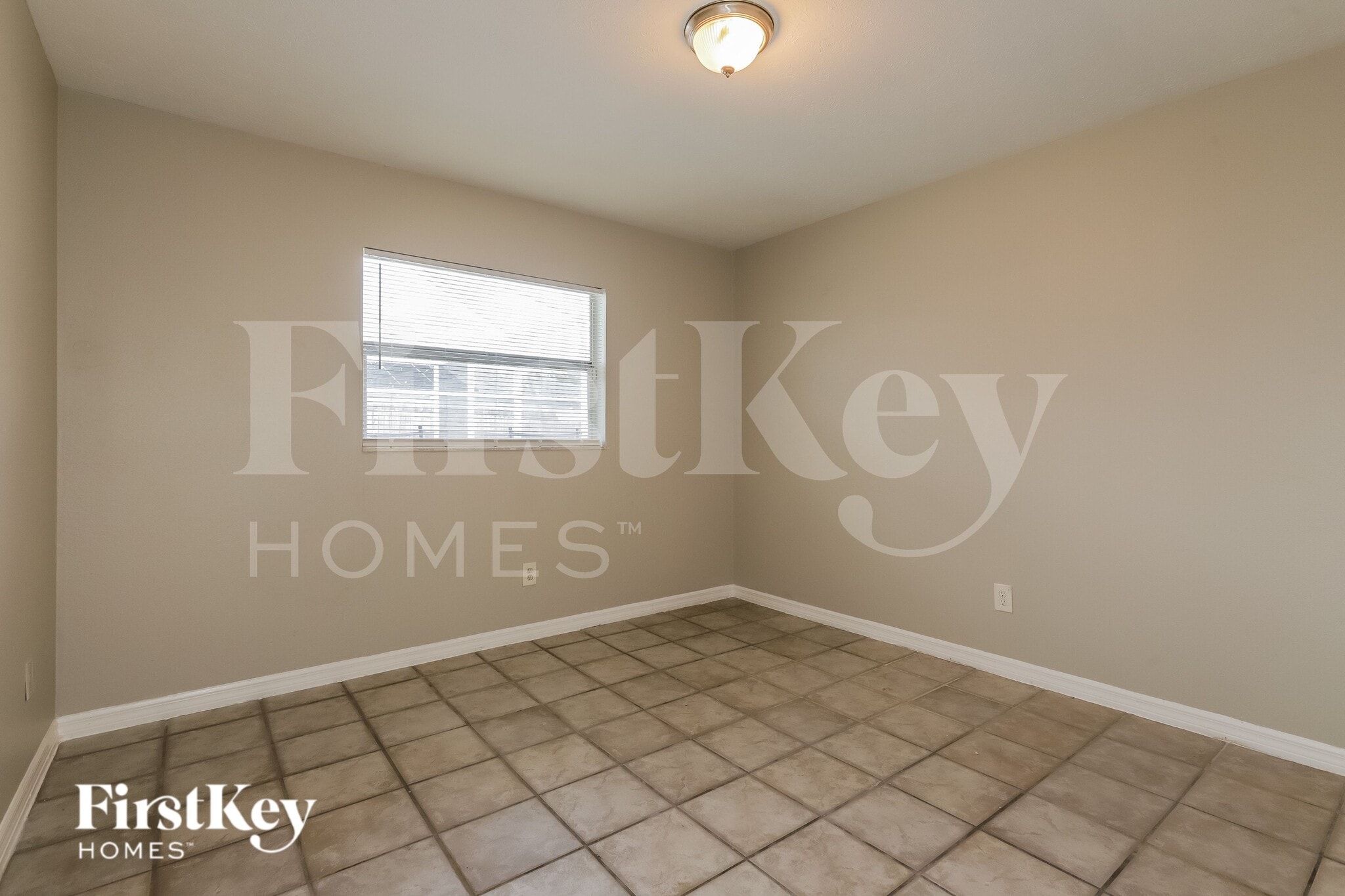 Building Photo - 3810 Treadway Dr