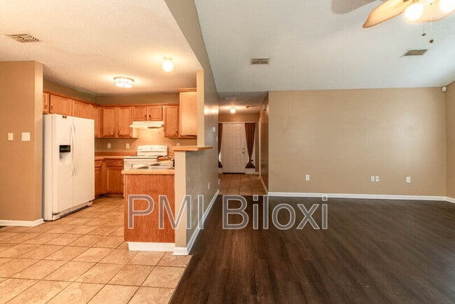 Building Photo - 14045 Dunnbarton Dr
