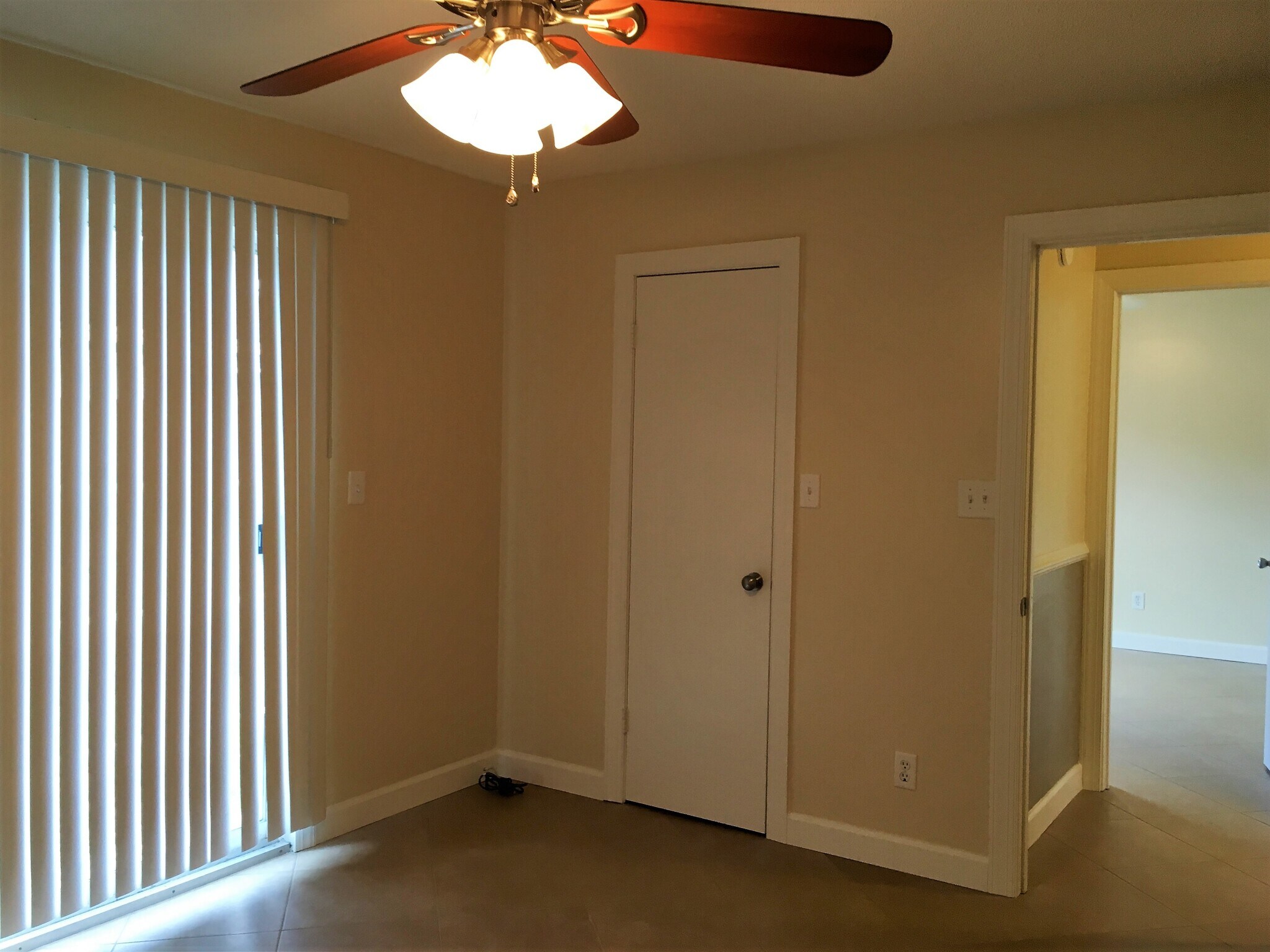 Building Photo - 3015 Yorktown Cir