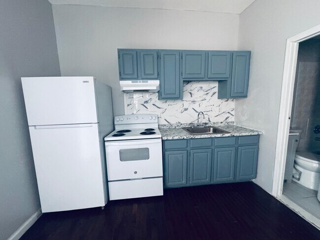 Building Photo - 66 Tuers Ave