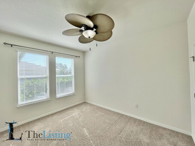 Building Photo - 1924 Siesta Falls Ct