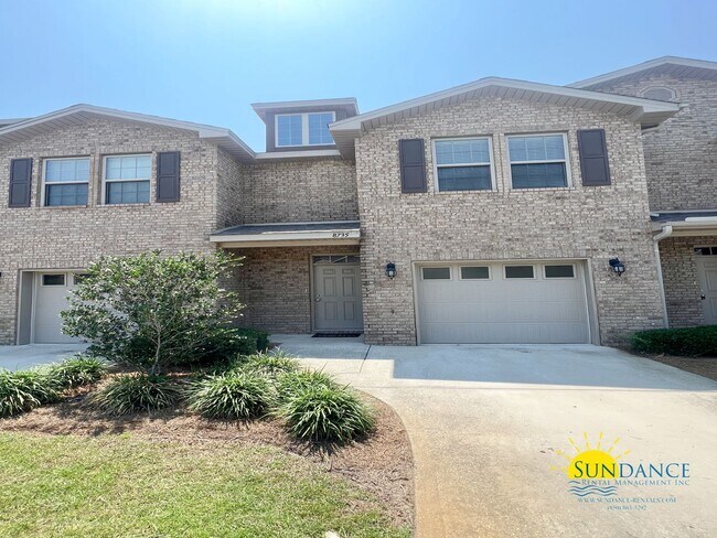 Building Photo - Reserve Pointe Townhome with Community Pool!