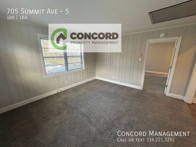 Building Photo - 705 Summit Ave