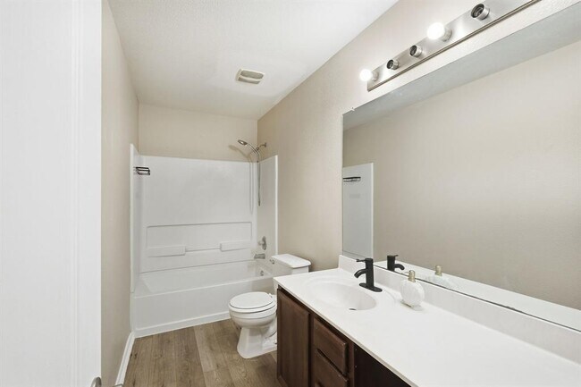 Building Photo - 509 Castebar Dr