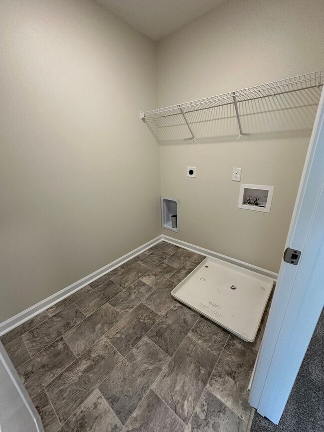 Building Photo - Modern Comfort Meets Country Serenity in Sevierville