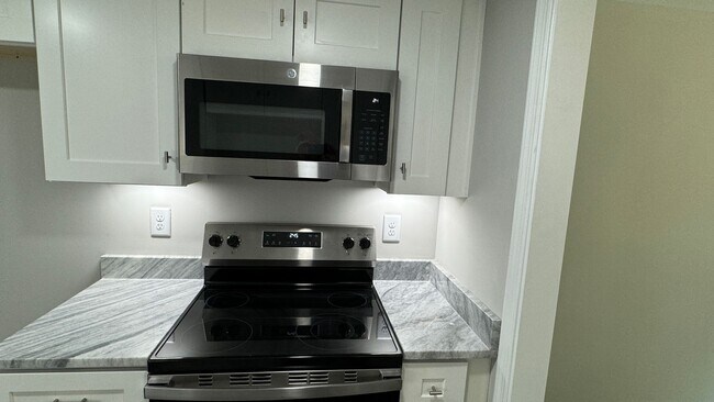 Building Photo - Town Home in Greenaire Woods