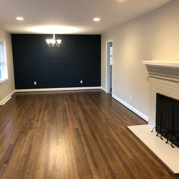 Building Photo - 1509 Peachtree Dr