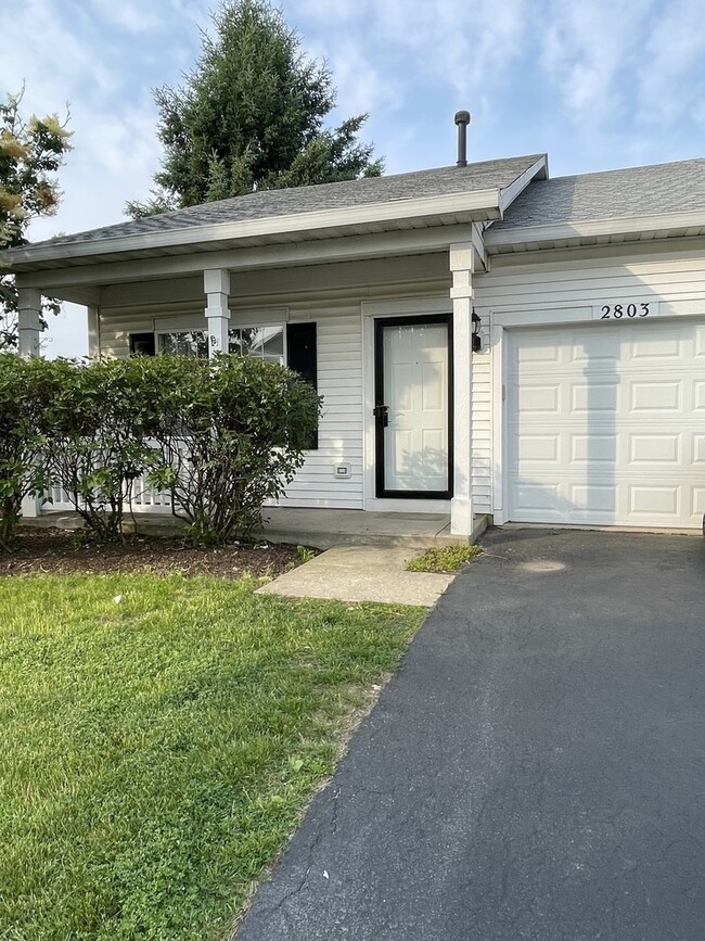 Building Photo - 2803 Oakmont Dr