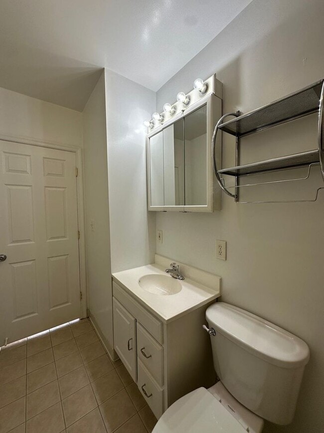 Building Photo - 3 Bedroom Rowhome in Pigtown