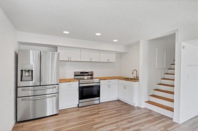 Building Photo - 2460 Whippoorwill Cir
