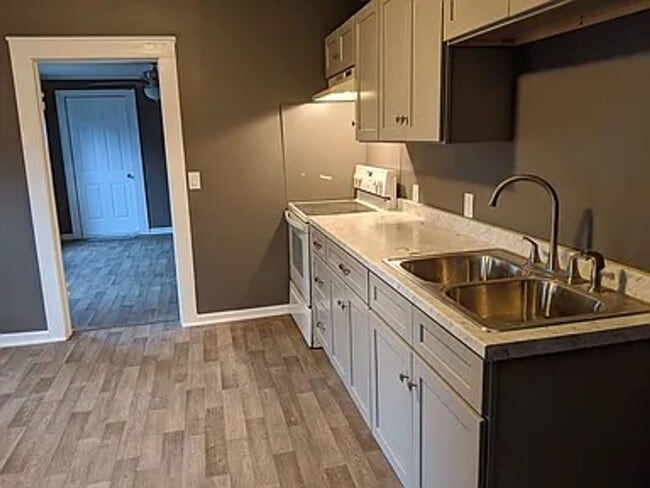 Building Photo - 407 Fourth Street