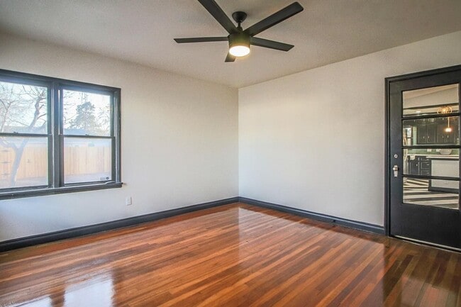 Building Photo - PRE LEASING for fall 2026! 4/2 in heart of Lubbock!