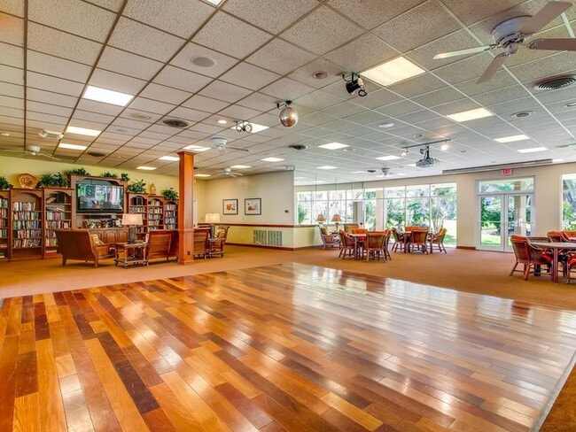 Building Photo - 2731 NE 14th Street Causeway