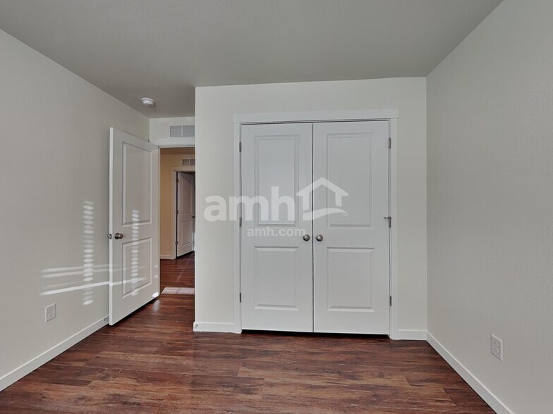 Building Photo - 6054 Walleye Dr
