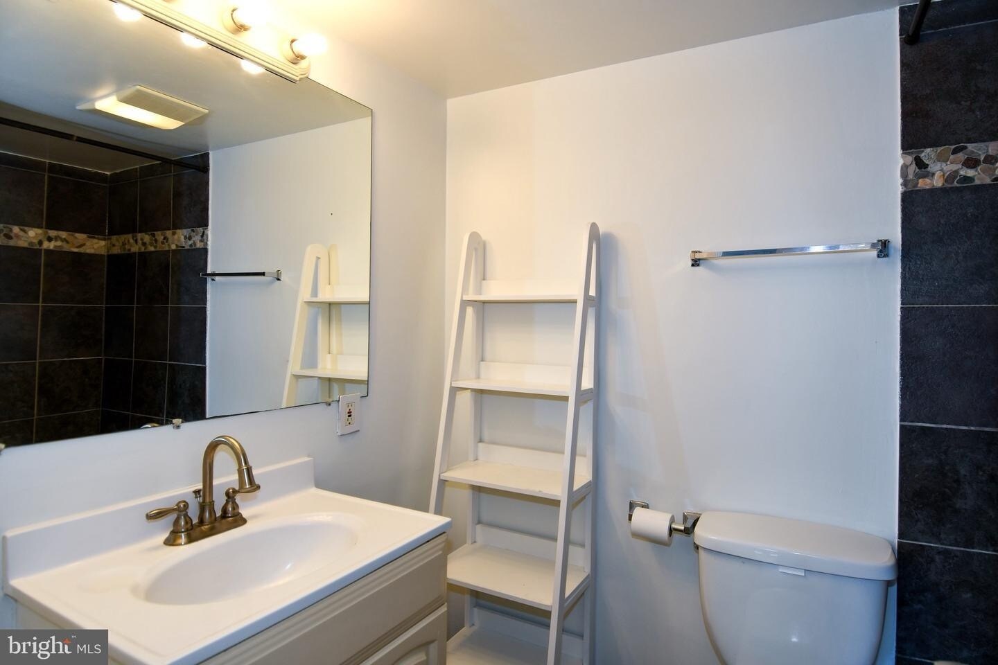 Building Photo - 12415 Braxfield Ct