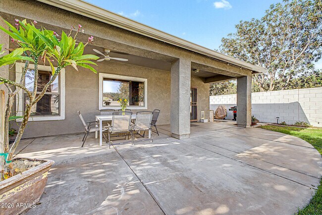 Building Photo - 4203 E Los Altos Rd