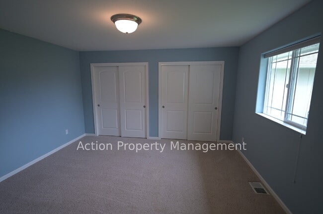 Building Photo - 2+ bed, 2 bath, 3 car garage in Sherwood Village, Sequim