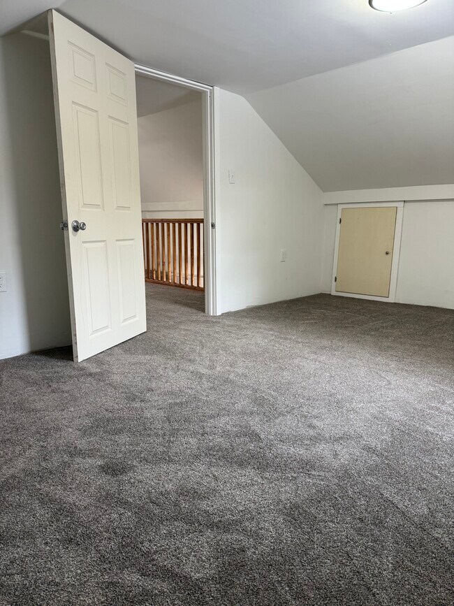 Building Photo - 157 S Laurel St