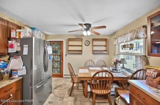 Building Photo - 400 Hemlock Dr