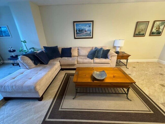 Building Photo - 5005 Collins Ave