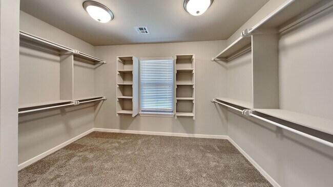 Building Photo - Beautiful 4 Bedroom 2 Bathroom Corner Lot ...