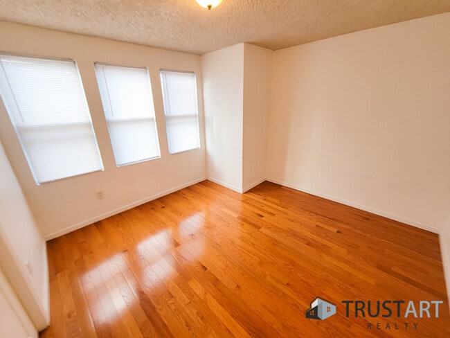 Building Photo - 3 bedroom house in Tacony