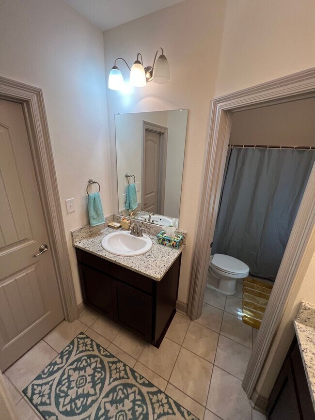 Building Photo - 18063 River Landing Dr