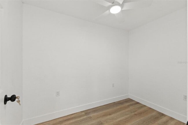 Building Photo - 2008 Oakwood Ave