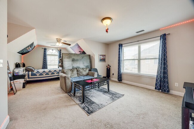 Building Photo - Stunning 4-Bedroom, 3.5-Bath Full Brick Ho...