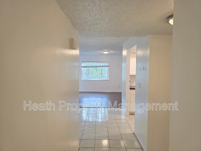 Building Photo - 605 N Keene Rd