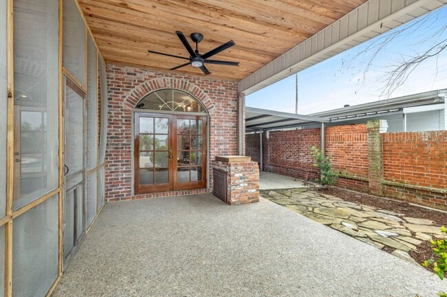 Building Photo - 4329 Edgewater Dr