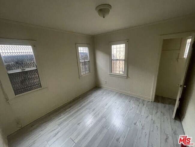 Building Photo - 6009 S Halldale Ave