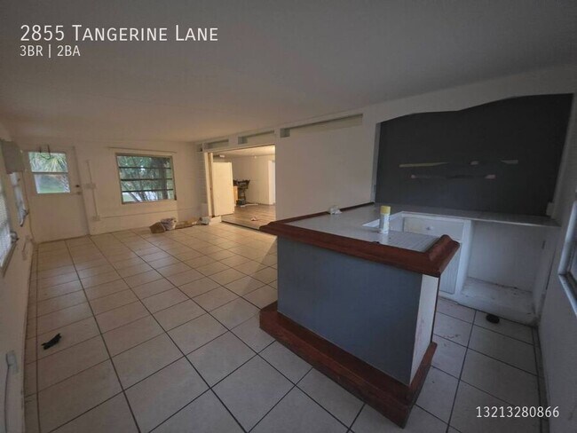 Building Photo - 2855 Tangerine Ln