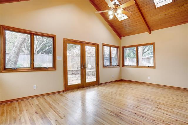 Building Photo - 1404 Cambridge Ln