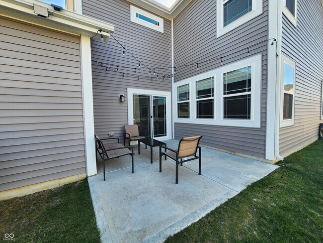 Building Photo - 2573 Plano Dr