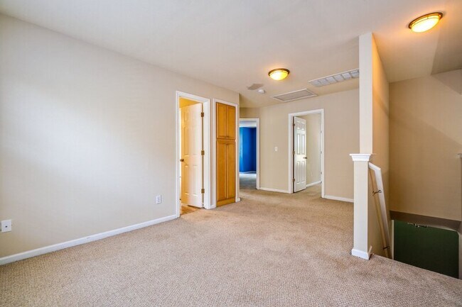 Building Photo - 3701 Bay Crescent