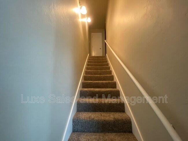 Building Photo - 749 SW 14th St