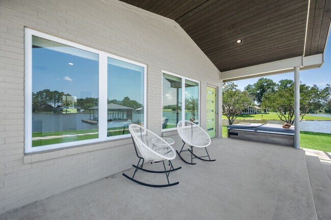 Building Photo - 1012 Chestnut Dr