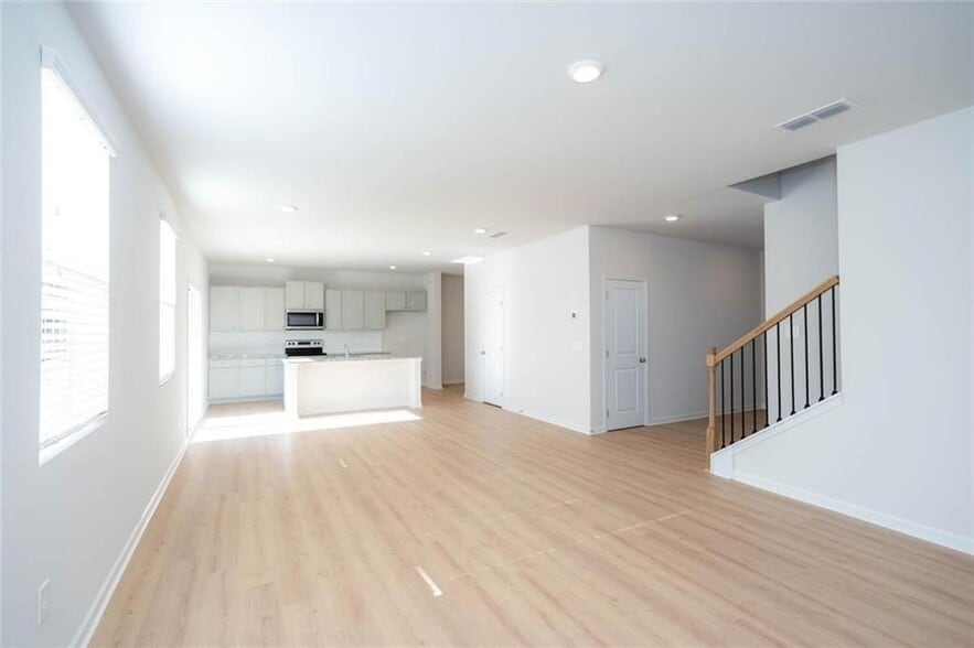 Building Photo - 242 Lookout Dr