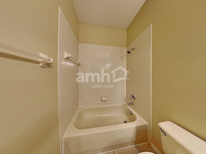 Building Photo - 2555 Azzurra Ln