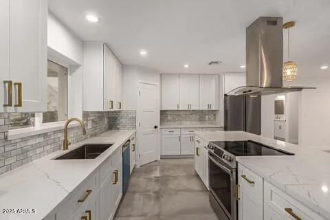 Building Photo - 8737 E Fairmount Ave