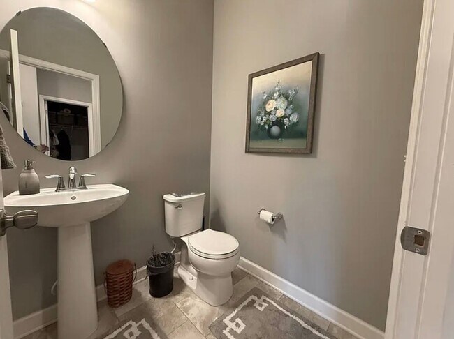 Building Photo - Gorgeous 4BR/2.5BA Rogers Home Available 8/1!