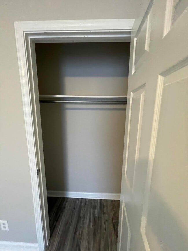 Building Photo - 320 Donna Dr